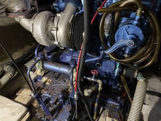 イスズ UM6SD1TCX 380馬力エンジン
