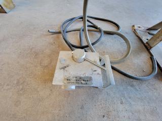 ヤングネット.ラインホーラ.岩崎電気工業 M2T-LBK.24V
