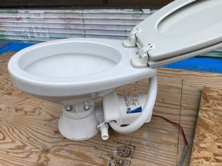 ジャブスコ JABSCO 電動マリントイレ24V 家庭用サイズ