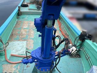 ヤンマー えさやり養殖投餌船 マリンクレーン