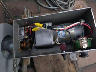 森山製作所 ホーマS型昼イか揚機 (左)1WD-CS-100型 24V