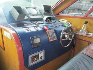 HORIZON YACHTE アンフィニ55セダン