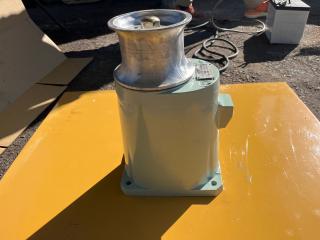 岩崎電気工業ヤングローラー12V250W