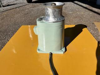 岩崎電気工業ヤングローラー12V250W