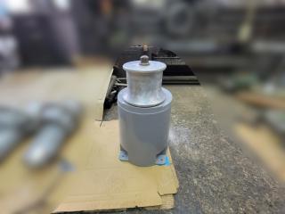 アンカーロ-ラー岩崎電気工業 T1B.24V.750W.